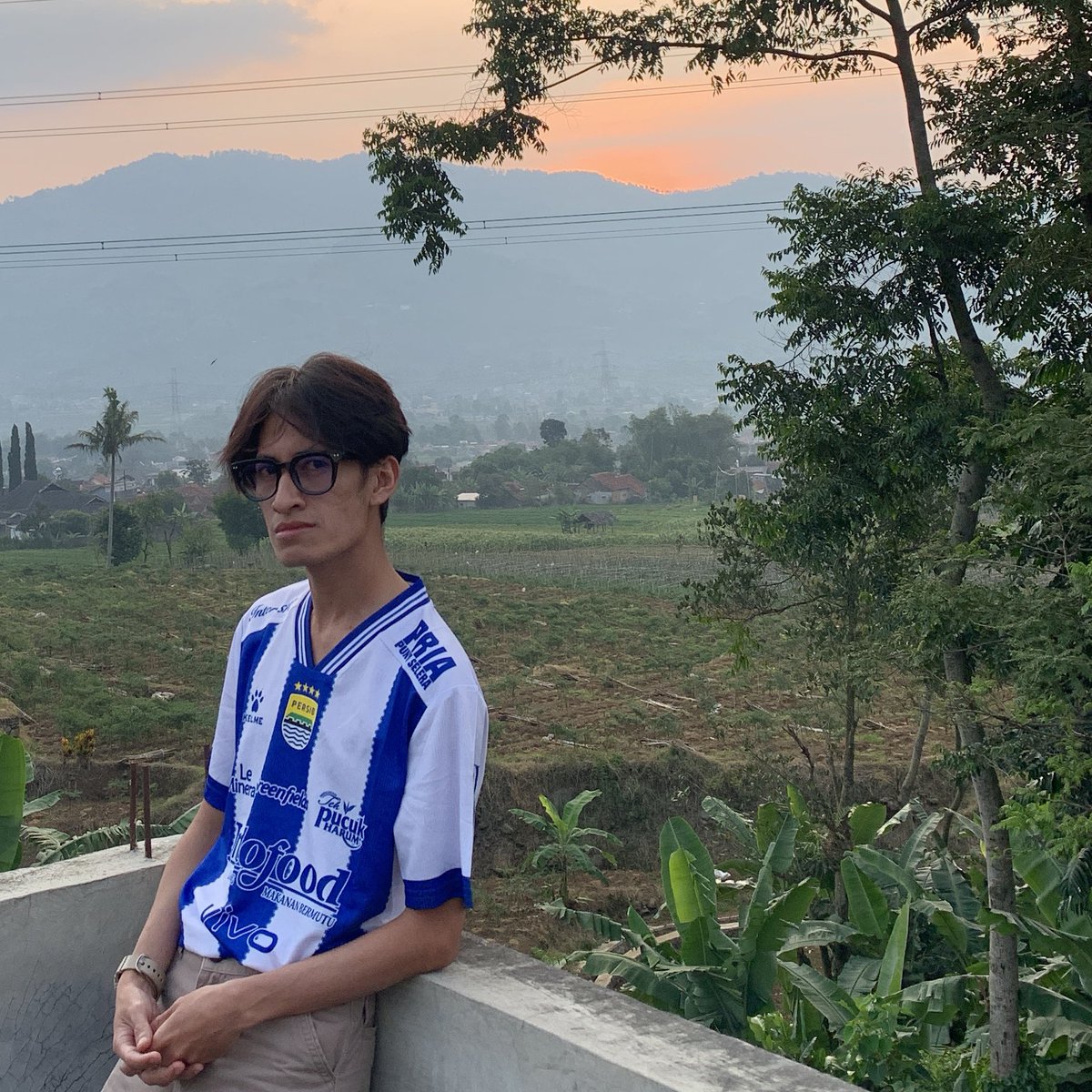 katarofii's tweet photo. Thanks God I’am bonjovi wkwkwk https://t.co/LrDUdZai9B