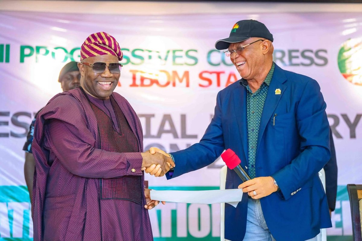 IniAKPANN's tweet photo. APC PRESIDENTIAL PRIMARY: TINUBU WINS WITH 389, 197 VOTES IN A'IBOM 

... as Akpabio, ors laud Gov Eno over peaceful primaries 

President Bola  Tinubu has been declared winner of the presidential primary of the All Progressives Congress (APC),  in Akwa Ibom State.

At the State Collation Centre, Banquet Hall, Government House , Uyo, the State Collation/Returning Officer, Pastor Umo Eno announced the President winner with a total score of 389, 197 votes.

He congratulated President Tinubu for the overwhelming victory in Akwa Ibom State, and appreciated the citizenry for the peaceful conduct across the State.

He called on APC members to  get ready to begin galvanizing other citizens ahead of the 2027 polls so that the party's victory would be resounding.

Speaking shortly after the declaration, the Senate President, Senator Godswill Akpabio appreciated  Governor Eno for being an architect of peace, stressing that the peaceful atmosphere which characterised the APC primaries in the State was unprecedented.

He recalled how primaries were conducted in the past years amidst gun shots, blood sheds, intimidation, harassment,  killings and maiming.

Senator Akpabio reaffirmed that Akwa Ibom has never had it so good as experienced under Governor Eno, adding that the support for his second term is purely on performance and the need to maintain the peace across the State.

In his opening remarks, the State Chairman of the APC, Obong Stephen Ntukekpo, congratulated Senator Akpabio, and Governor Eno for their successful emergence as candidates of the party in their respective offices and assured of continuous support of the party.

Also speaking, the Chairman of the Local Organizing Committee, and Secretary to the State Government, Prince Enobong Uwah commended Governor Eno for the peaceful conduct of the party primaries across the State.

He attributed the feat to the collaboration between the Senate President and the State Governor, stressing that such has been of great benefit to the party and the State in general.
