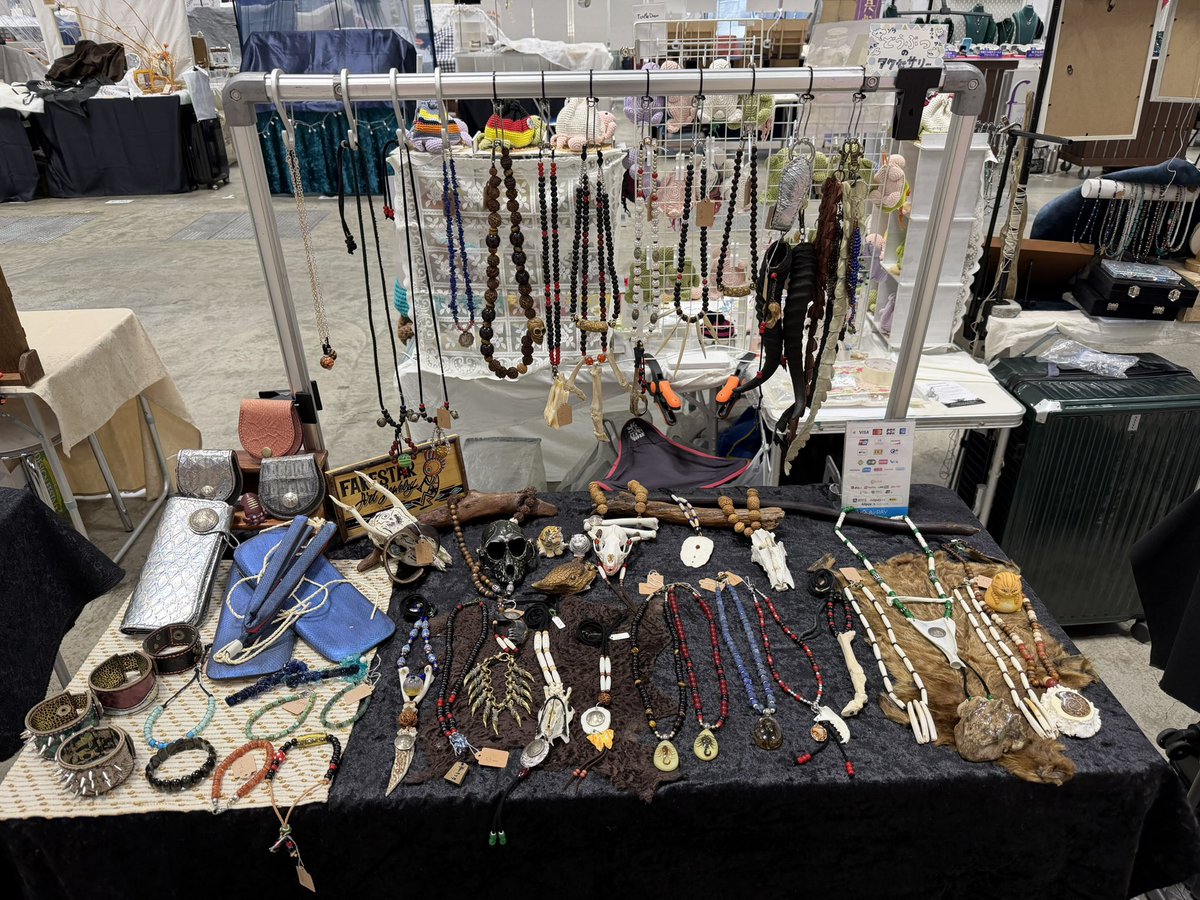 shootingstar174's tweet photo. デザフェス
Q417~420
10:00~18:00
よろしくやっさ〜(* ॑꒳ ॑*)

がはは(っ･д･)=⊃)ﾟ３ﾟ)'∴:.

 #デザフェス
 #デザインフェスタ63 https://t.co/Pl2aH2iYzo