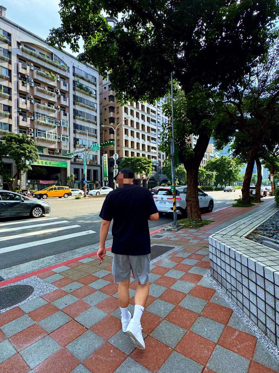 Narrator1028's tweet photo. 經歷一些事後
曾經那個熟悉的自己再也回不去了 https://t.co/BTa8HTRow1