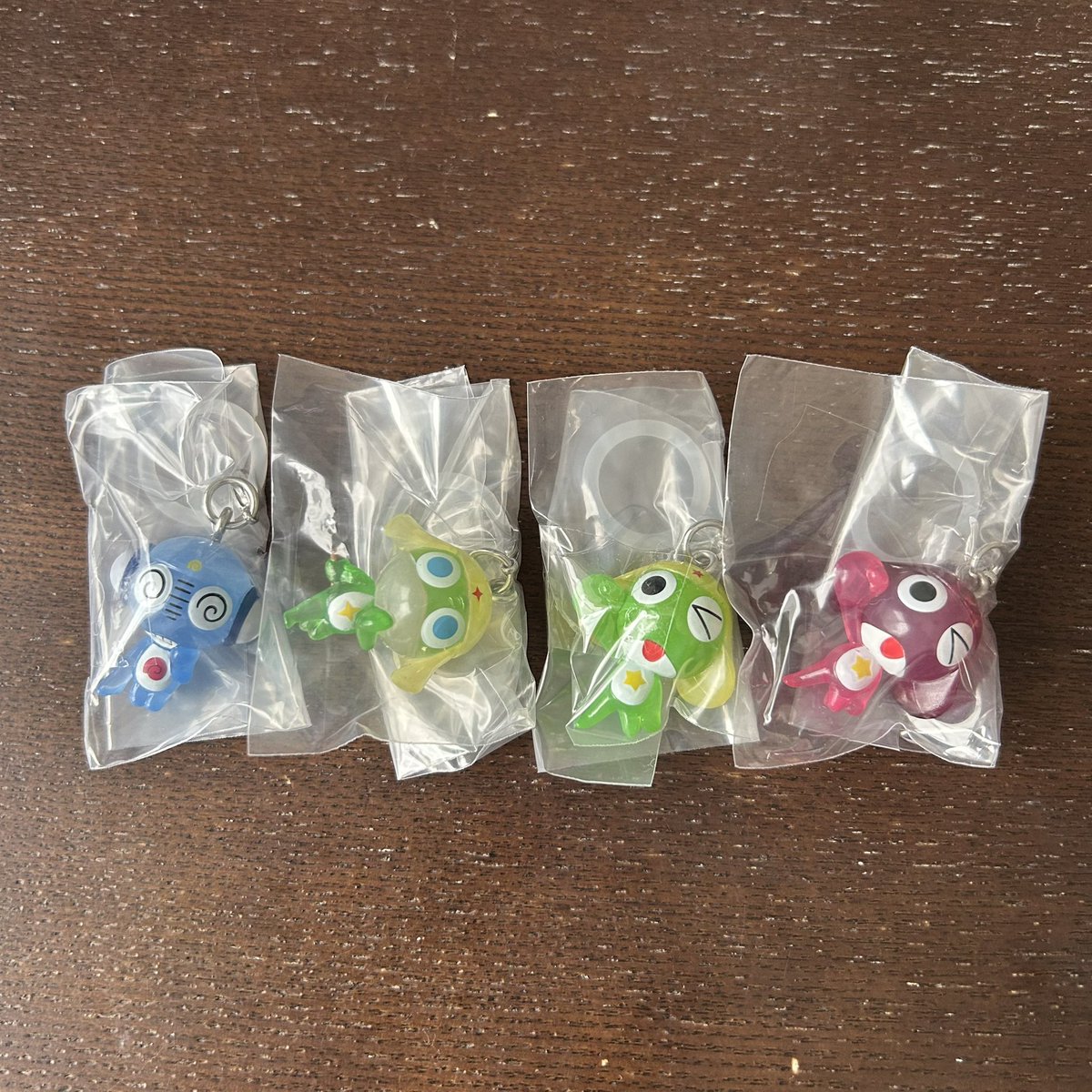 _____kbnm's tweet photo. ケロロ軍曹 めじるしアクセサリーであります  カラーシャッフルエディション

譲：ケロロ  ノーマル・カラーシャッフル
　　ドロロ　カラーシャッフル
　　クルル　カラーシャッフル

求：タママ　ノーマル　カラーシャッフル

郵送での交換、リプ dmにてお声がけくださいませ。 https://t.co/JBzz3kZzup