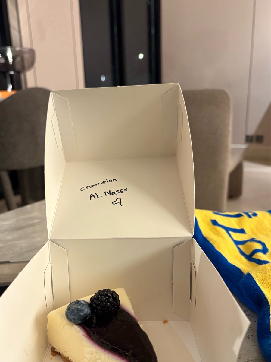 9bnfc's tweet photo. الاحتفاااااالات مستمره💛💛💛💛💛💛💛 https://t.co/78Vhe11rTx