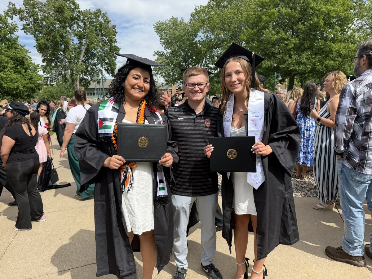 WartburgWomenWR's tweet photo. Congratulations to Rewa and Riley! The impact you made on this program is going to last a lifetime. Thankful for your leadership and helping our program continue to make history. We are excited to see you excel in your future endeavors!
#WhyNotYou
#ExpectExcellence https://t.co/1Oq4EYkuf3