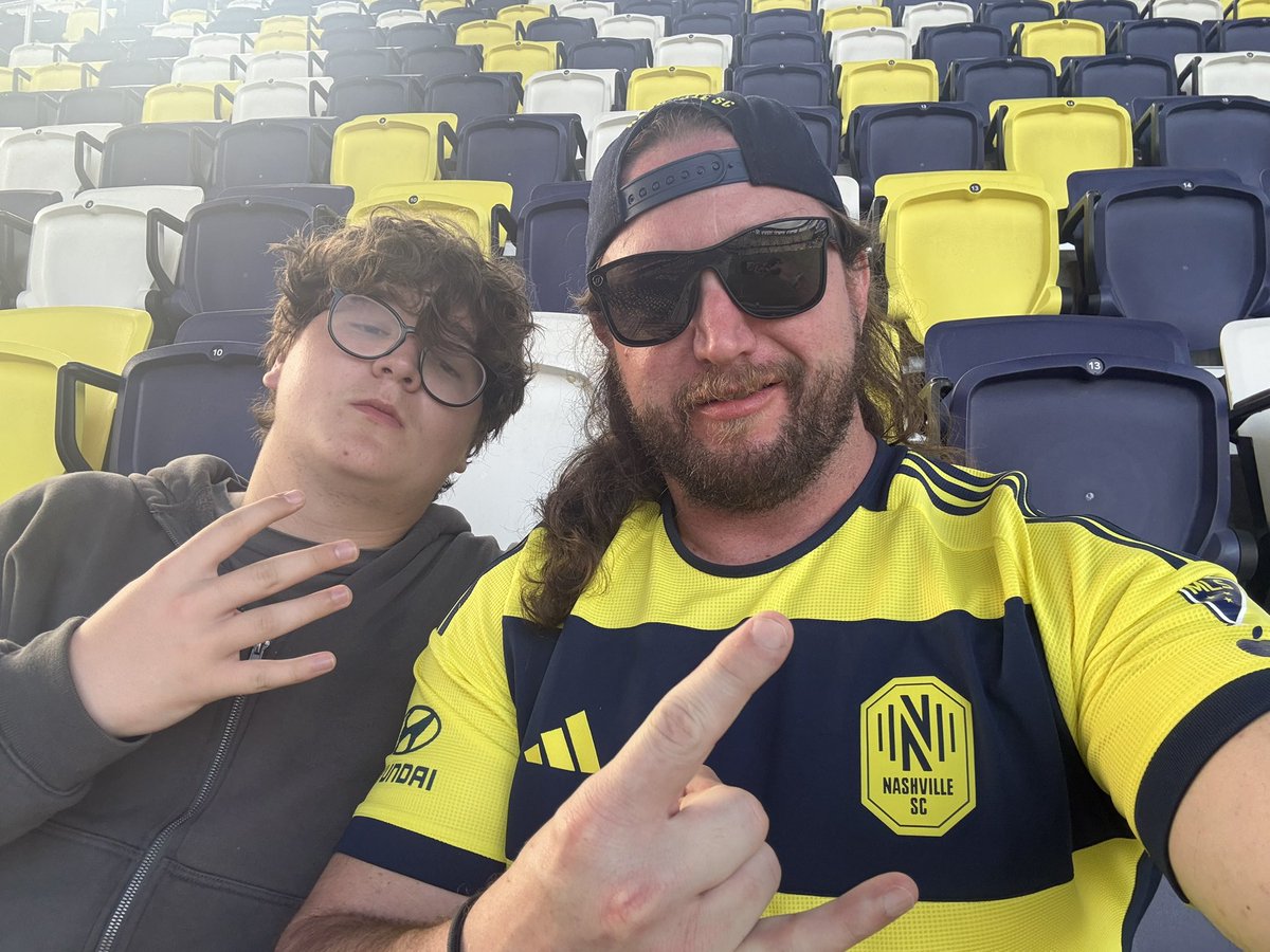 DerekNealPro's tweet photo. We in the 🏰! Put it on em @nashvillesc and beat NYCFC! 💛💙 https://t.co/8y89VweLmW