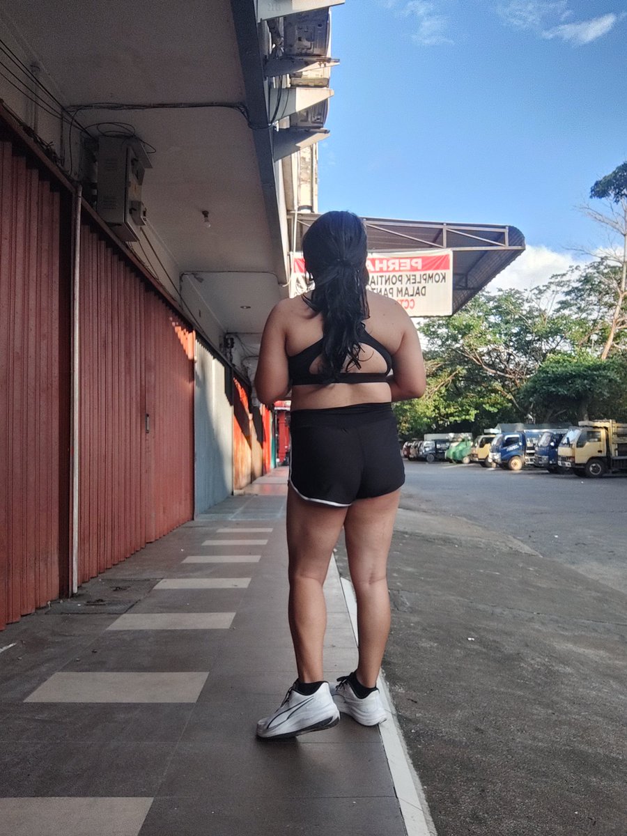 floo_babe's tweet photo. Malesnya tinggal dikota kecil tuh jarang ada cewe pake baju sexy. Cowo" disini liat cewe sexy dikit, langsung di cat call, sokab banget anjir 🥲. Giliran gue ngomong, kabur semua kalian wkkwkwkw. 

#crossdress #femboy #cder #crossdresser https://t.co/4XpHzvTf4b