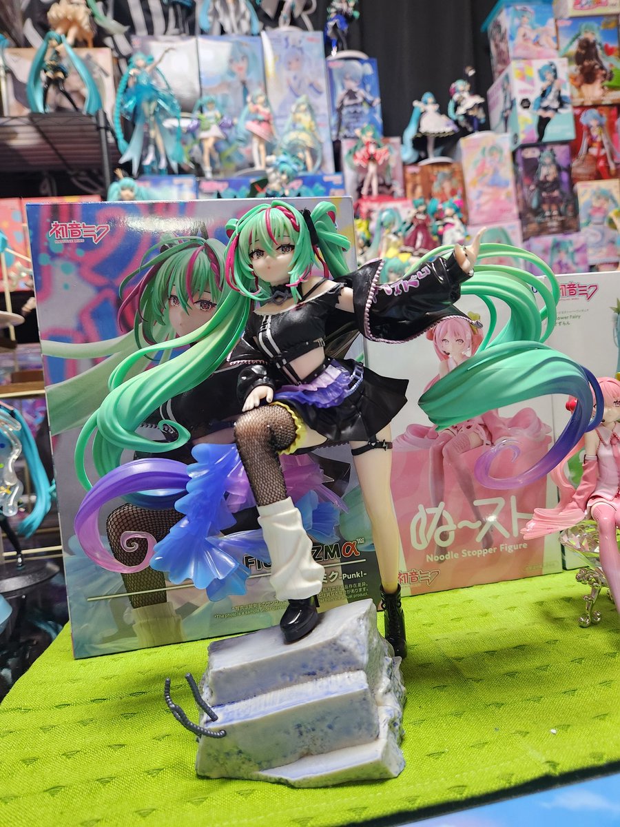 お*引様 初音ミク フィギュア アクリルスタンド まとめ売り 少し前の桜ミクぬ～ストから、ミク開封出来てなかったので、開封しま