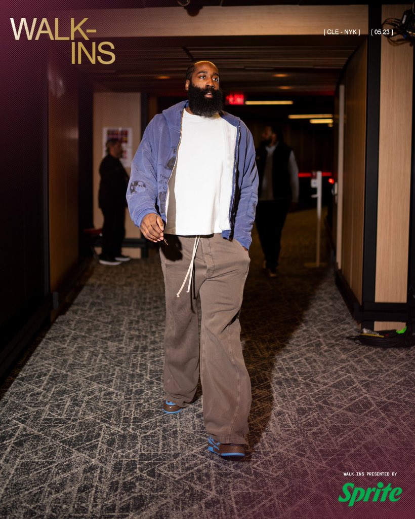 E_____ix's tweet photo. #GameDay
#FearTheBeard https://t.co/2D0cZxZLAY