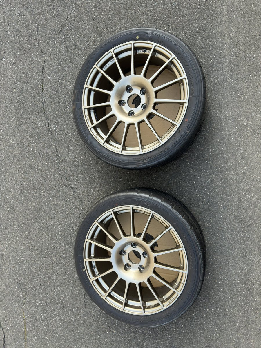 ENKEI RC-T4 18インチ 8J+45 ADVAN A052 225/40 バリ目 送別5万