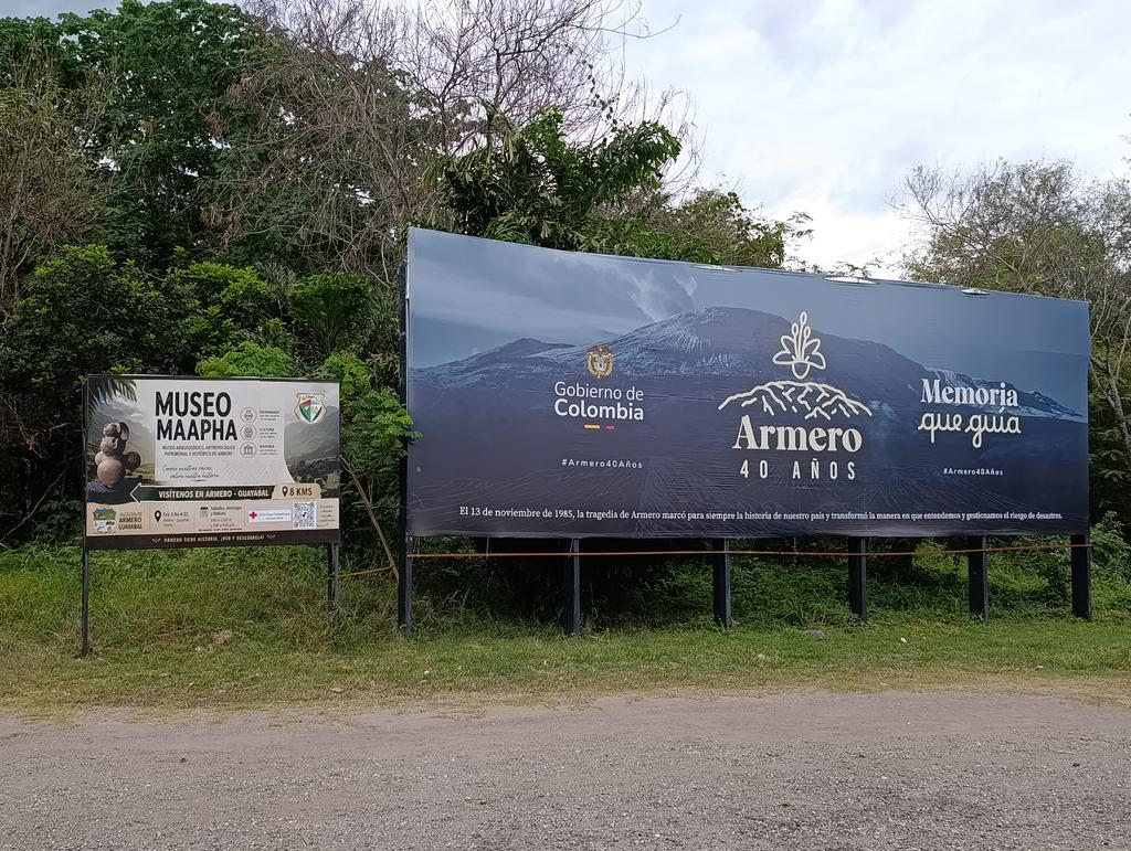 jemconline's tweet photo. Cuarenta años después, #Armero sigue siendo una herida abierta en la memoria de Colombia. Entre ruinas y silencio, permanece el recuerdo de una tragedia. https://t.co/M7mVJUgWG9