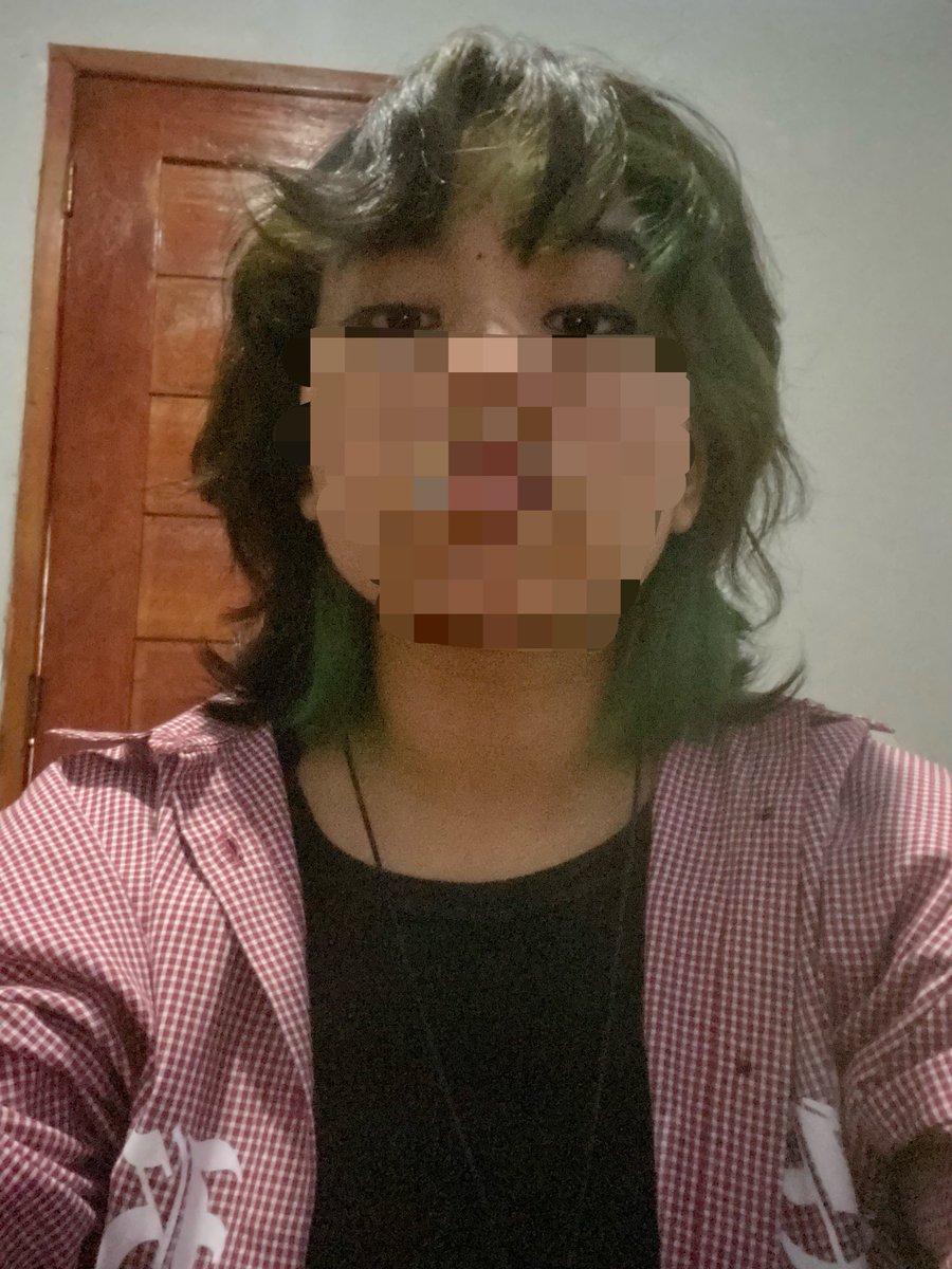 taesantanista's tweet photo. alguns tem oreo hair e eu tenho cabelo #verde 💚💚💚💚💚💚💚💚💚💚💚💚💚💚💚💚💚💚#FAZOL #LOUDGG https://t.co/fKQwKhUy38
