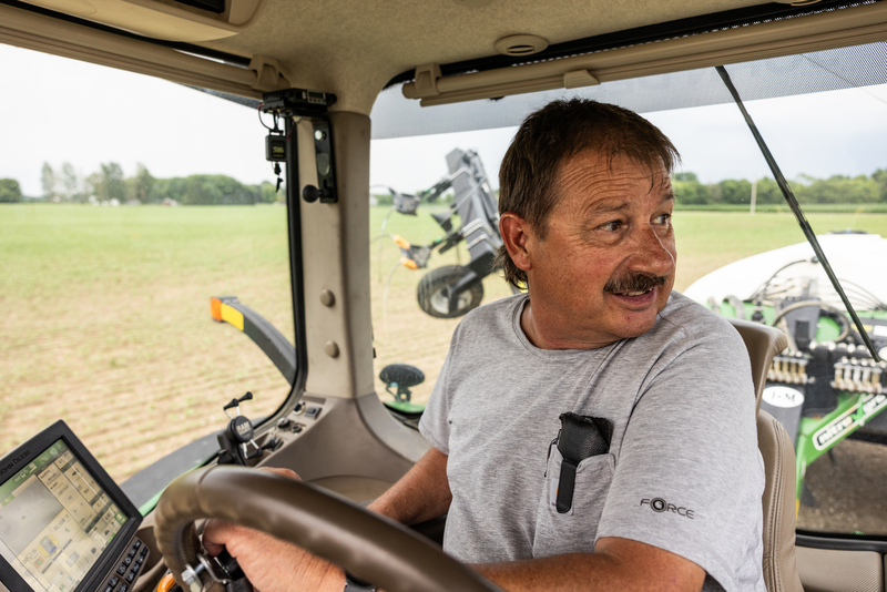 farmcreditmid's tweet photo. Meet customer-owner Dave! After 30 years as a mechanic &amp; business owner, the pull of his family farm was too strong to ignore. He returned to Ohio to work with his uncles, Bill &amp; Bob, and eventually merged with their operation. Now, a new chapter of the family legacy has begun. https://t.co/1ytMfEytIF