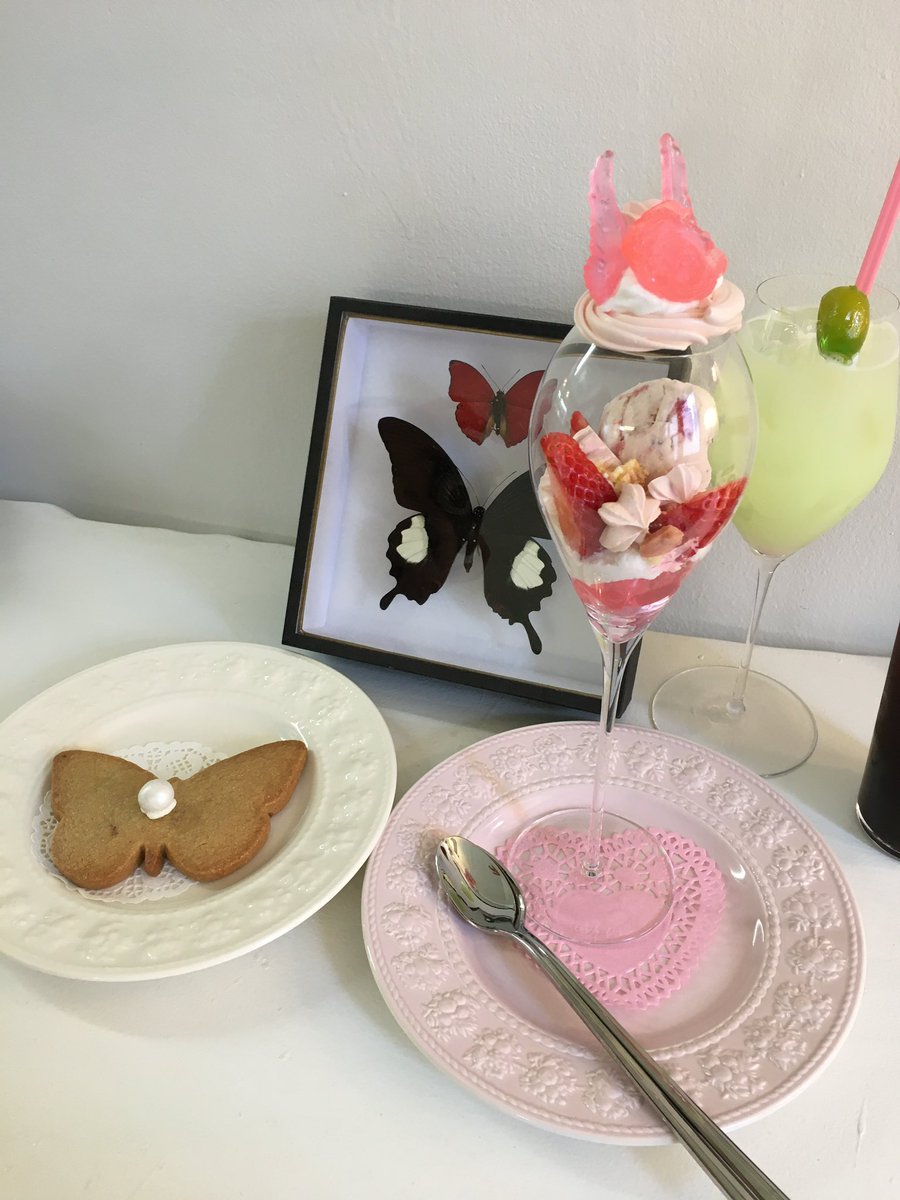 byseolyu's tweet photo. 홍대 꿈파 팝업 갔다가 아네모네시 가서 파르페 먹어주면 꿈파에 나오는 디저트 먹는 기분이야 🎶🎵 https://t.co/i2XSeW05Xf