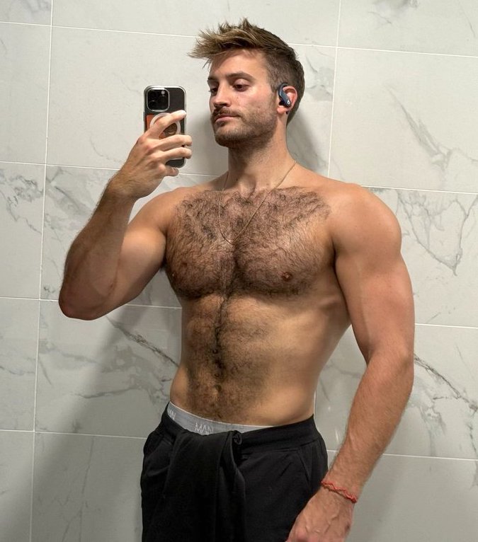 Muscle Worship tweet media