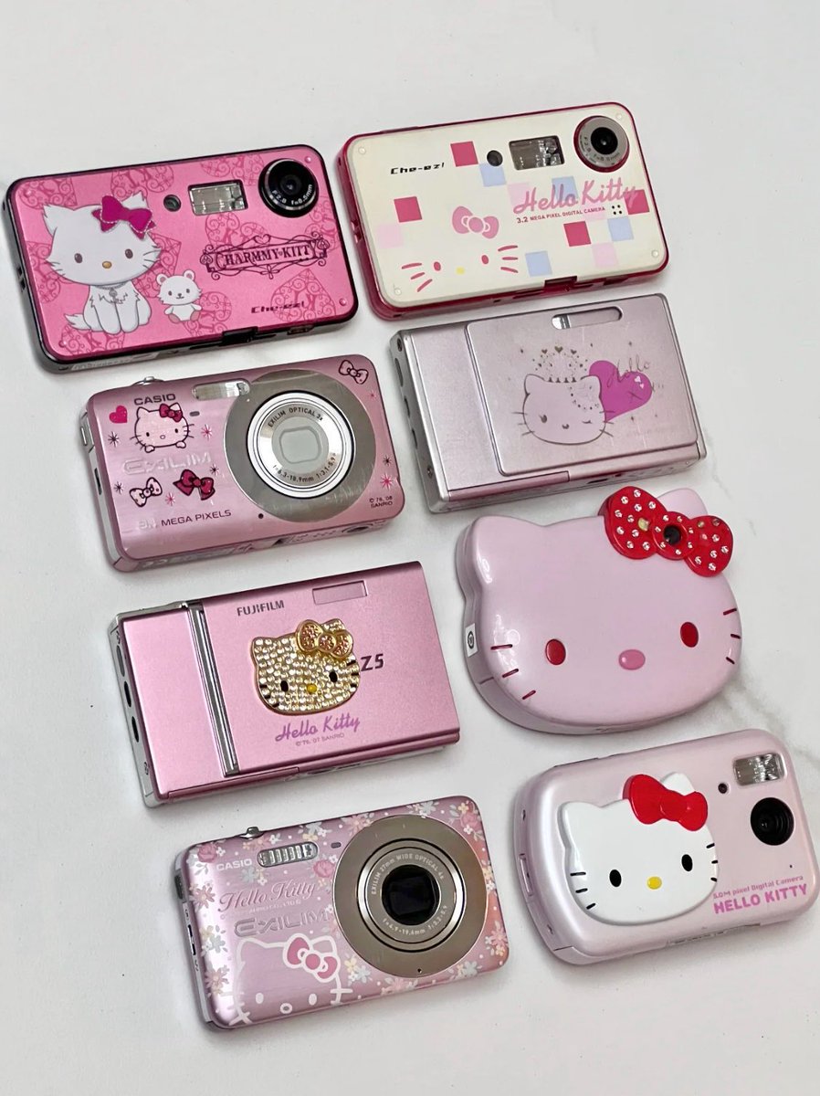 thepinkernet's tweet photo. hello kitty digicams 🎀 https://t.co/kyupBS80IU