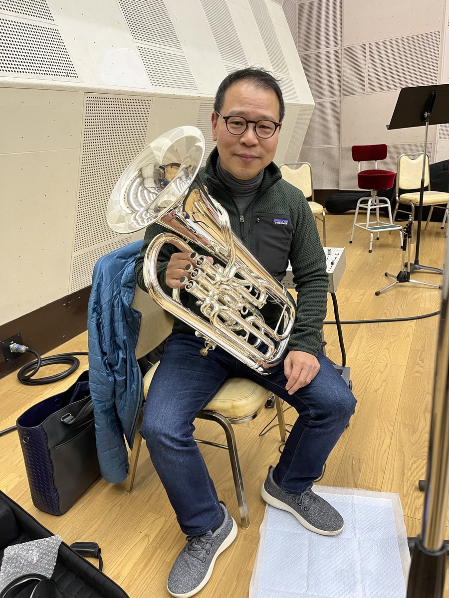 yohei_fairwind's tweet photo. 録音には #真部裕 ストリングスの皆さまとユーフォニアムの #外囿祥一郎 さんにご参加頂きました。鋭利な切れ味とバディのエモーションが折り重なり、そして最高に熱いシーンで外囿さんの素晴らしい音色が響き渡ります。

#TOKYOBURST 
#水上恒司 #ユンホ
#オムギジュン #福士蒼汰
#内田英治 #小林洋平 https://t.co/p0qIJuCMRO