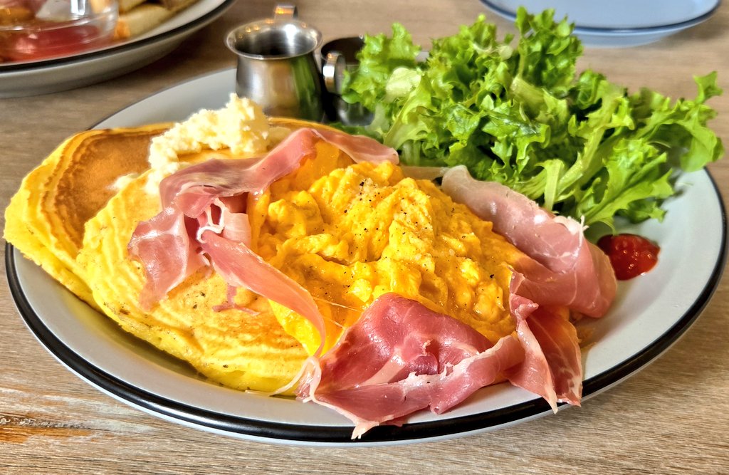 jsmfbase's tweet photo. 少し豪華なモーニング

朝からテンション上がるわ～ https://t.co/bIoYFbtFQg