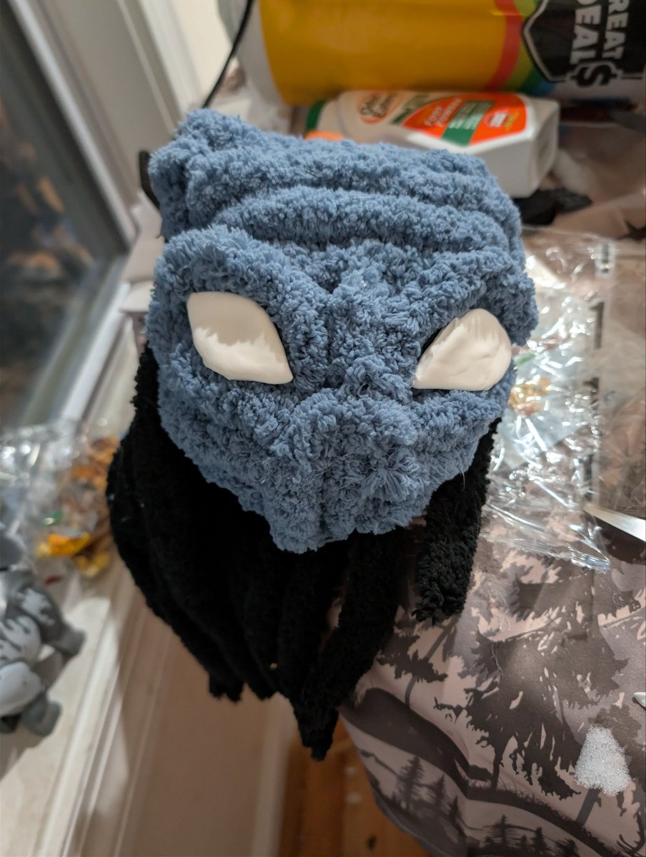 WintersGh0st's tweet photo. @EmilyCr54639088 Mixture of sewn and hot glue https://t.co/Rh4DE0Boij