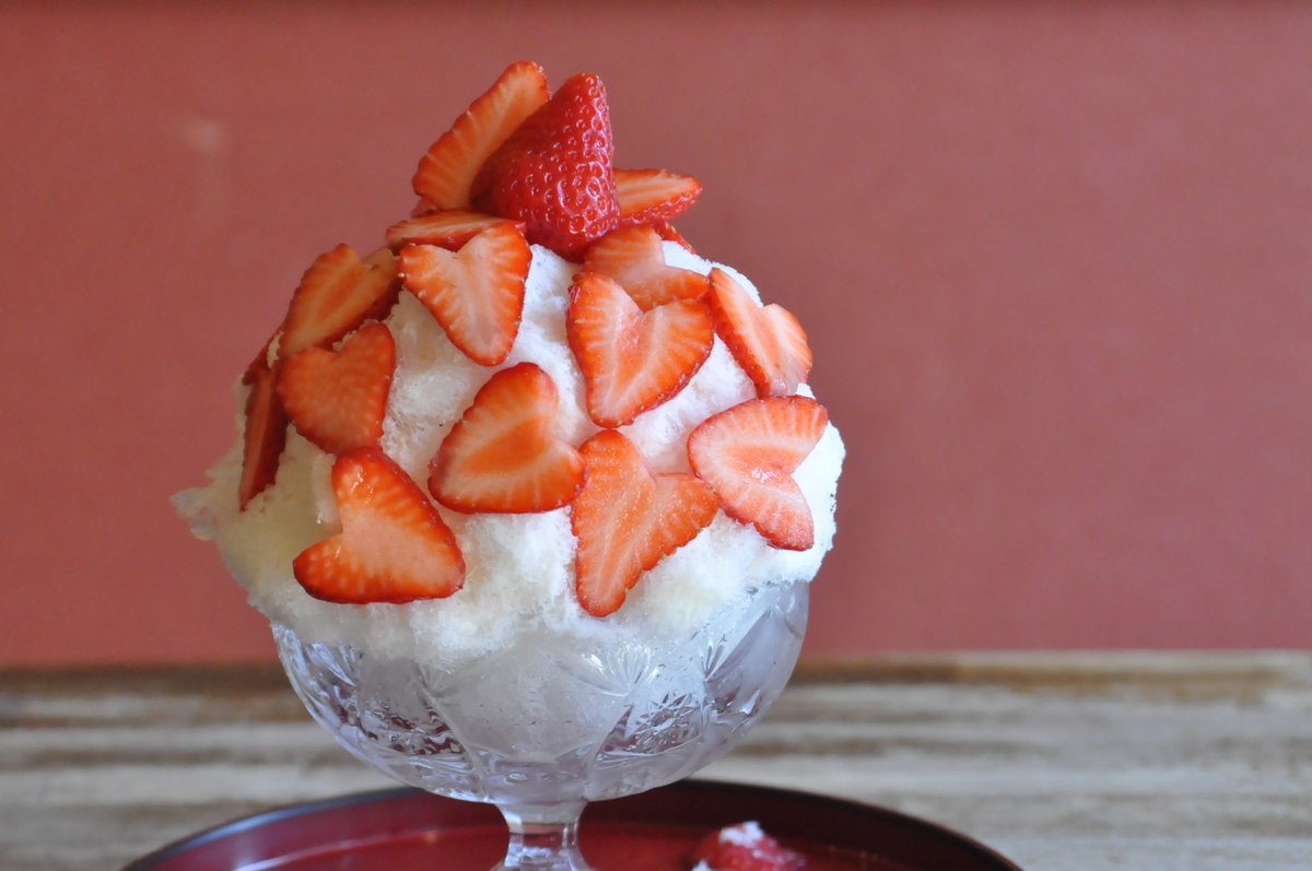いちごの初恋』🍓❤️ もう食べていただけましたか？ ハート型にカット