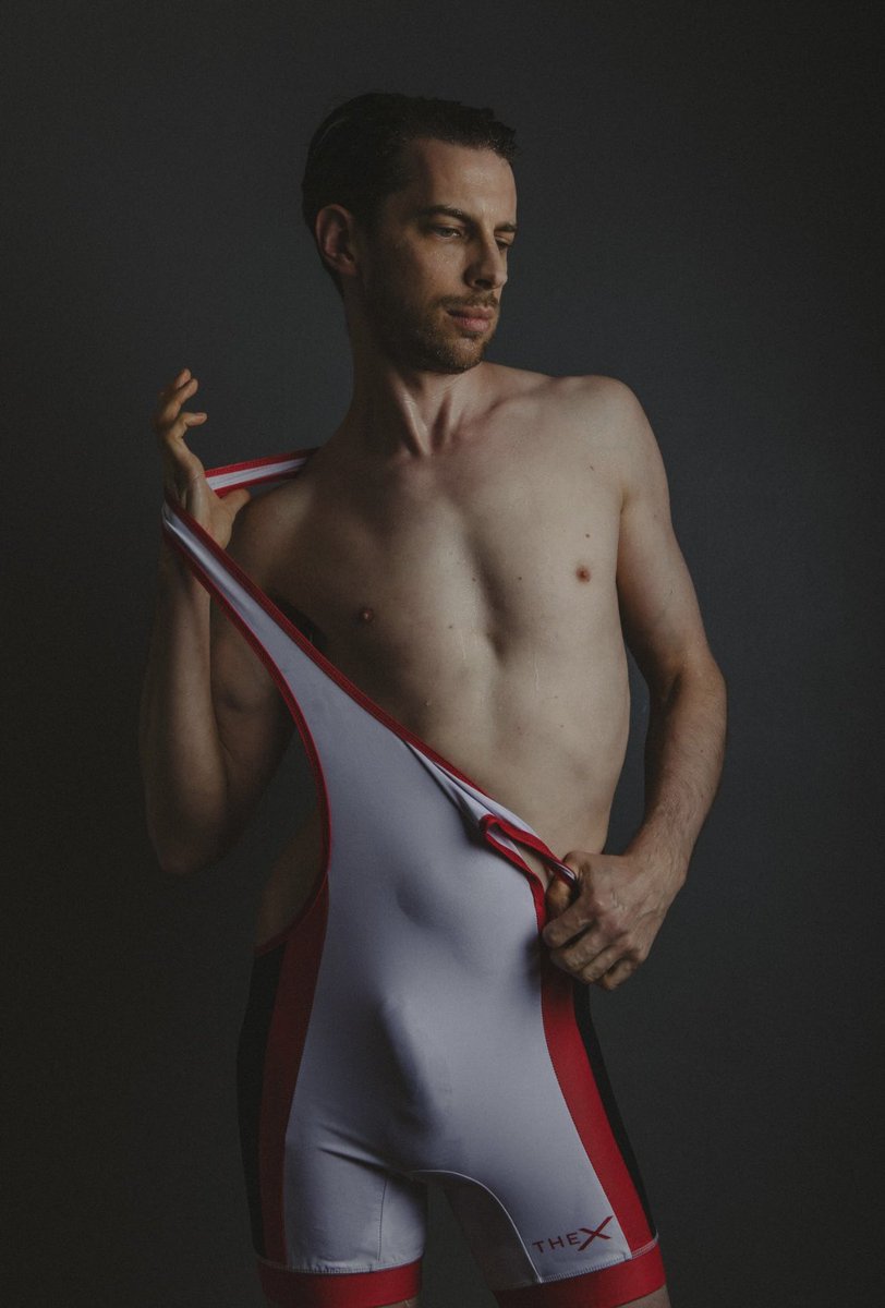 Mlifemodel's tweet photo. The stages of undress. @MWordsPhoto #singlet #wrestle #vpl #bulge #cock #penis #dick #onlyfans https://t.co/FIPlbHLoqx