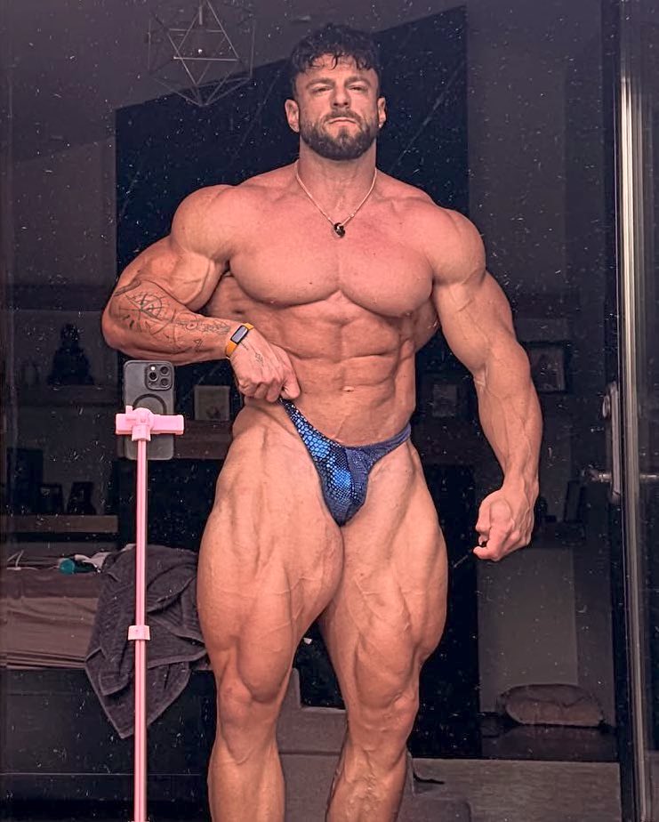Muscle Worship tweet media
