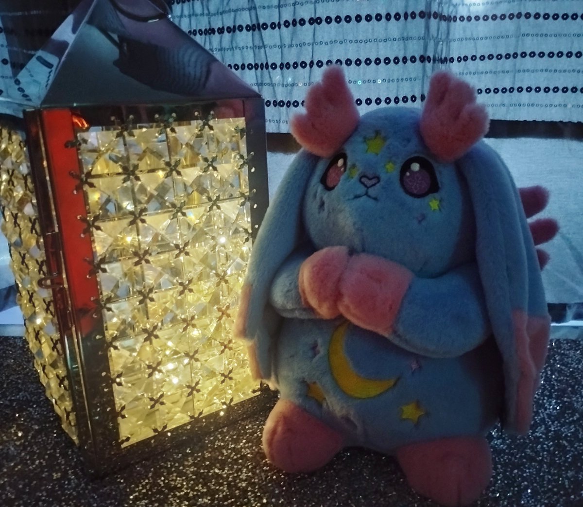 silverdreadfuls's tweet photo. Some days we only get by on a wing and a prayer, but there is ever and always a light that guides us home. ✨

#plushiedreadfuls 
@PlushieDreadful https://t.co/TbUnEjkMw0