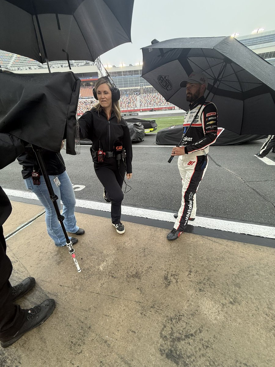 JCR_Clements51's tweet photo. Still under a red flag but Track drying has continued @CLTMotorSpdwy. Appreciate @TheCW_Sports for the time with @JClements51 earlier showing off the #QuickSilver @Whitaker_Chevy #51
@NASCAROReillyAP https://t.co/F2iih8dhDZ