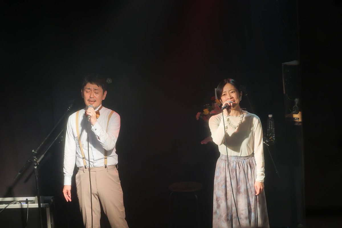 naowakiki's tweet photo. 【トシジとエリカのJAPAN TOUR〜いつまでたっても2ヶ所のみ〜】、思い出写真。
お二人、昨日はﾂｱｰ最終地の銀座でも大盛り上がりだったようです🥳
松山では12月13日“番外編”が開催されます。
脇山も出演予定です。
どうぞお楽しみに🤗✨
#愛媛県
#ライブ
#ジャパンツアー
#坊っちゃん劇場 https://t.co/SxGrJL1leR