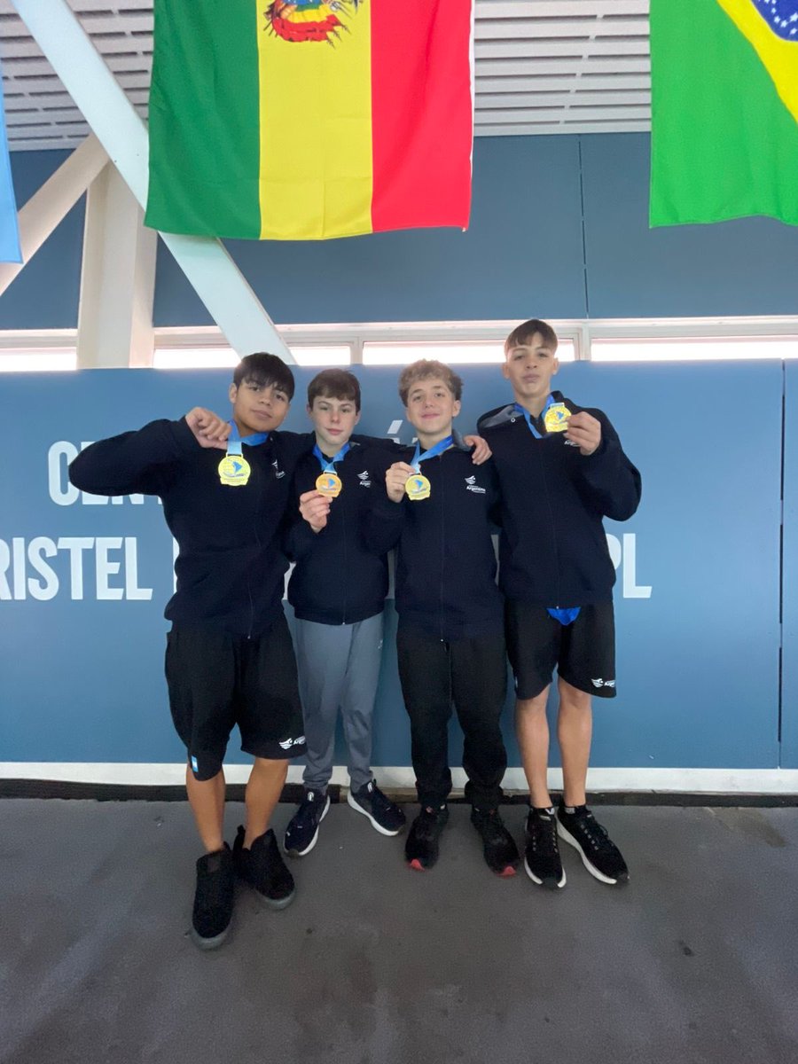 radioLt17's tweet photo. 🏊‍♂️THIAGO LAPHITZ BRILLA EN CHILE Y SUMA TRES OROS PARA ARGENTINA

El nadador misionero se consagró campeón en 50m libres, 100m libres y la posta 4x100 combinado en el Sudamericano Promesas Olímpicas de Santiago de Chile, representando al seleccionado argentino. https://t.co/MkMZpMqKy5