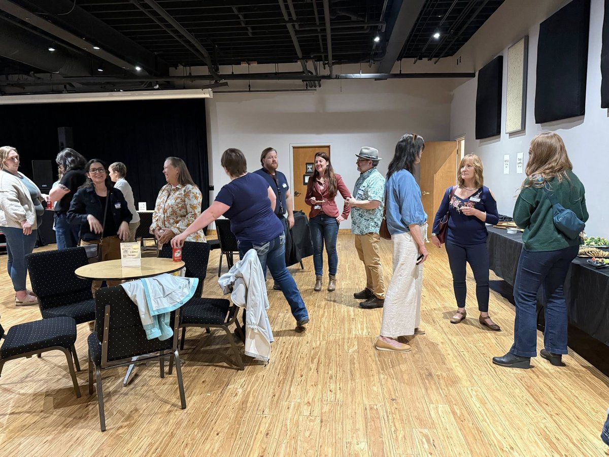 MslaMarketing's tweet photo. Think you’re too shy to attend a networking event? Bring a friend. If you are naturally shy, and meeting new people makes you nervous, bringing a friend will most likely make things more comfortable for you, and allow for you to act naturally. https://t.co/3tIO0Gd2Z2