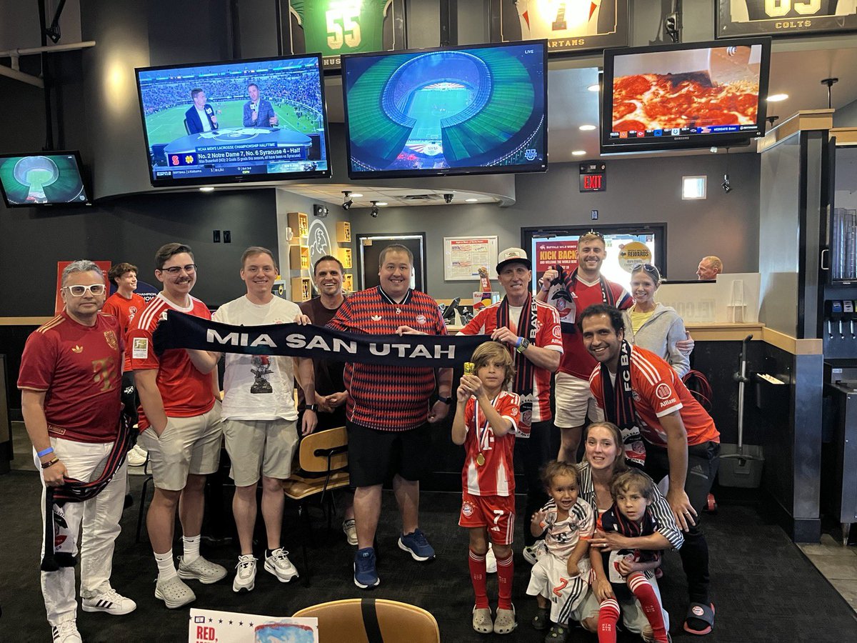 FCBFCUT's tweet photo. POKALSIEGER!🏆💪🏽🔥 difficult game but we hung in there &amp; left the game beyond all doubt w/ a glorious Kane hat trick! We loved having a new member join us &amp; 2 visitors from Austin Texas! We were in great Kompany 😉 Let’s enjoy the WC &amp; come back for it all! AUF GEHT’S BAYERN!💪🏽🔥 https://t.co/3hCOvo80GH