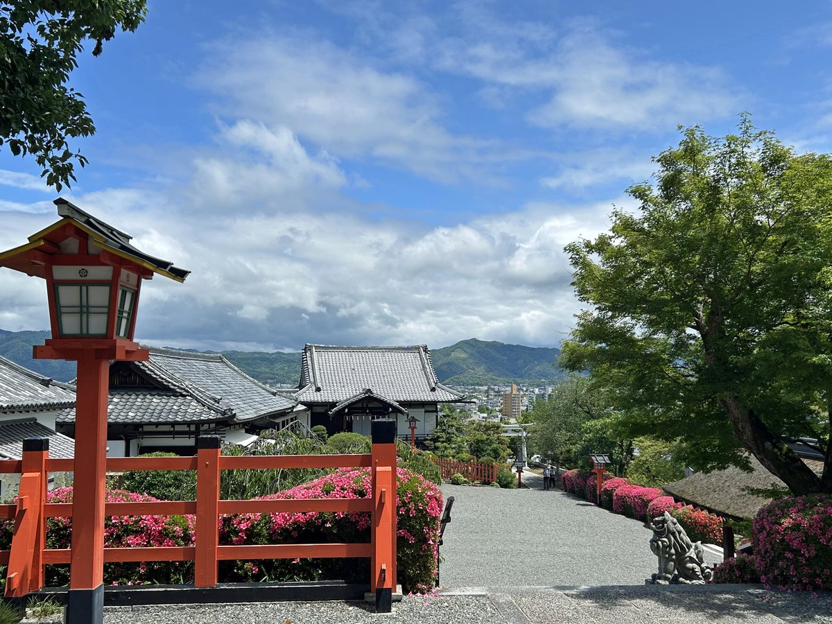 建勲神社 tweet media