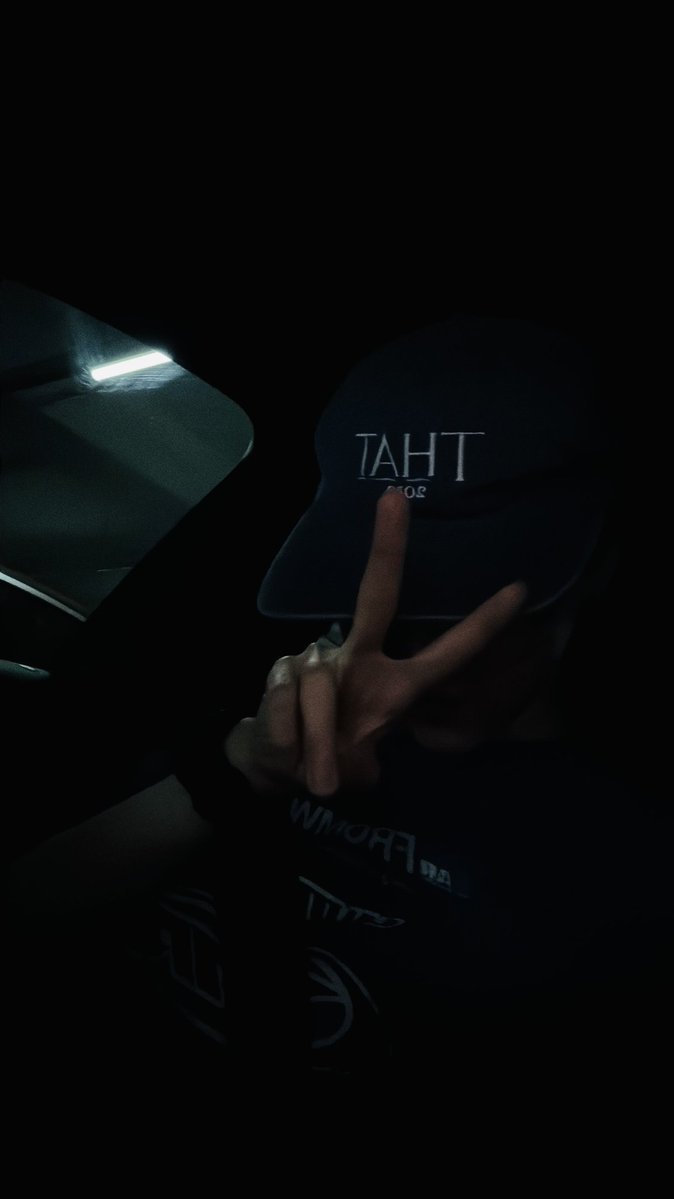 eclipsebbl's tweet photo. 9:27PM KST 🐹💭
[260523]

- now I've gotten off work
- before I go up to my place, I thought of you while at the parking lot so I contacted you
- I'm sitting in the car
- this timing is very good ㅋㅋㅋ
- of course my place is also my space but listening to songs in the car while texting y/n, feels like life is blissful
[🙂 sticker]
- what have you been up to?
- don't give predictable answers (t/n: e.g., "missing 🐹") ㅋㅋ seriously, what have you been doing
- 👤 recently I've been studying for a qualification!
  ㄴ oh!! that's cool!
- 👤 I'm on a family vacation now
  ㄴ well done
- 👤 these days I've been busy at my company, so it's tiring ㅜㅜ
  ㄴ ㅠ you've worked really hard ㅜ rest a little during the weekends ㅜ
- 👤 I'm going to Gyeongju with my parents tomorrow too~~ my mum said she wanted to try riding on the KTX
  ㄴ woww I also wanna go on a vacation by train, it's so romantic
- 👤 I just go to school everyday.. but we had a sports day on Friday, I became the MVP!!
  ㄴ good job!! MVP isn't easy~~
- 👤 I'm thinking whether to eat the bread in front of me; I've eaten too much today though... but I'm craving for bread
  ㄴ eat it since it's the weekend ㅋㅋ
- everyone's busy living their lives well!
- as for me, you all know itㅋㅋ preparing for mmm!
- it's good to have some routine, you're doing well
- I was gonna read a book, but I don't have that kind of free time ㅋㅋ
- that's right, it's the 8th anniversary today!!!ㅜ thank you so much for being with me
- thanks to you, I was able to grow as a solo artist!
- thinking about it, 10th anniversary will be fast ㅋㅋㅋ wow, time flies
- 👤 when it's the 10th anniversary, let's have a party!!! 
  ㄴ oh! do you want it?
- but will you be by my side?
- 👤 if I don't go, who will?
  ㄴ ㅋㅋㅋㅋㅋㅋㅋㅋㅋㅋ ah that's cute
- 👤 if you don't have it on 10th anniversary, when will you have it exactly!!
  ㄴ calm down ㅋㅋㅋ I didn't say I'm not gonna do it ㅋㅋㅋㅋㅋㅋㅋㅋㅋㅋㅋ
- but let's do anything as long as y/n is here
- I'm all ready
- when the day comes, let's do what Shooting Stars want to do
- how does that sound?
- please remember it ㅋㅋ I forget things easily...😋
- 👤 I'll urge you to do it so let's definitely do it
  ㄴ okay!!
- 👤 <Reservations Overview>
  2026 birthday party
  2028 10th anniversary party

  2027 to be added
  ㄴ ㅋㅋㅋㅋㅋㅋㅋㅋㅋㅋㅋㅋㅋㅋㅋㅋㅋ
- 👤 you've worked really hard to have grown this much 
  ㄴ 90% of my growth is [thanks to] y/n
- if I were by myself, I would have called it quits 
- 👤 since it's the 9th anniversary let's have a barbecue party, since it's roasting meat (t/n: OP wrote "고기9이", 🐹 misread it)
  ㄴ is that it? ㅋㅋㅋㅋㅋㅋ meat 9?
- do you mean we'll eat 9 pieces
- 👤 eat 9 pieces for 9th anniversary, 10 pieces for 10th anniversary ㄱㄱ
  ㄴ you just want to eat meat ㅋㅋㅋㅋㅋㅋ
- 👤 고기구이 = 고기9이 (t/n: pun on 9/구, and 구이 means roast/cook)
  ㄴ ㅋㅋㅋㅋㅋㅋ
- please eat out tomorrow.. I recommend meat ㅋㅋㅋㅋㅋㅋㅋㅋㅋ
- for 8th anniversary
- ♾️ since it's a day that means no limits
- with this momentum, let's make even more diversity of memories going forward!!
- but actually if it wasn't for Shooting Stars, I wouldn't have known it was the 8th anniversary...
- since I'm not the type to keep track of anniversaries
- I like y/n so I'll also work hard ㅋㅋㅋ
- please understand if I'm always late ㅋㅋ I'll work hard to be quick
- 👤 but anyway are you still in your car?ㅋㅋㅋ
  ㄴ yup I'm still here ㅋㅋ
📸 (selca in the dark)
- now I'll go back up gradually!
- have a nice weekend, everyone! eat meat tomorrow 9 ㅎㅎ
  thank you for congratulating me and being with me on the 8th anniversary!!
  let's fill up even more memories together going forward!
  goodnight y/n😘
[🐹 "goodnight" sticker]