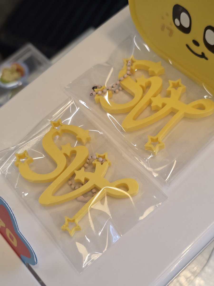_CIEYANA_'s tweet photo. catch us at #SEVENTEENCareland by @aandeclub !

we're giving an extra trinket for some lucky carats 👀💛🍀 https://t.co/7o0rFez8J5