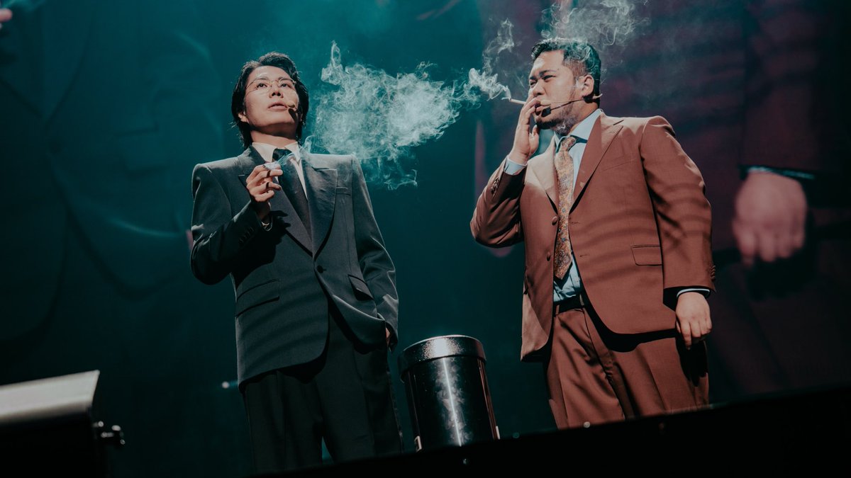 rereiwaroman's tweet photo. ／
令和ロマン単独ライブ
『RE:IWAROMAN』in Kアリーナ横浜
見逃し配信は5/31（日）まで‼️
＼

笑い、熱狂、そして爆発――。

令和ロマン7年ぶりの単独ライブ、
3時間超えの超大作をお見逃しなく⚡️

┈┈┈┈┈┈┈┈
📅購入期限：5/31（日）20:00
📅視聴期限：5/31（日）23:59
┈┈┈┈┈┈┈┈

⚫︎ABEMA
（楽屋トーク＆最速振り返り特典付き🎥）
https://t.co/e60LxTAuzp
⚫︎FANY
https://t.co/dNIag43FhM
⚫︎PIA LIVE STREAM
https://t.co/kK69irgcZv
⚫︎Streaming+
https://t.co/d0TUKsVCtE

#令和ロマン #Re令和ロマン 
@Ku_ru_ma__  @smoke_matsui