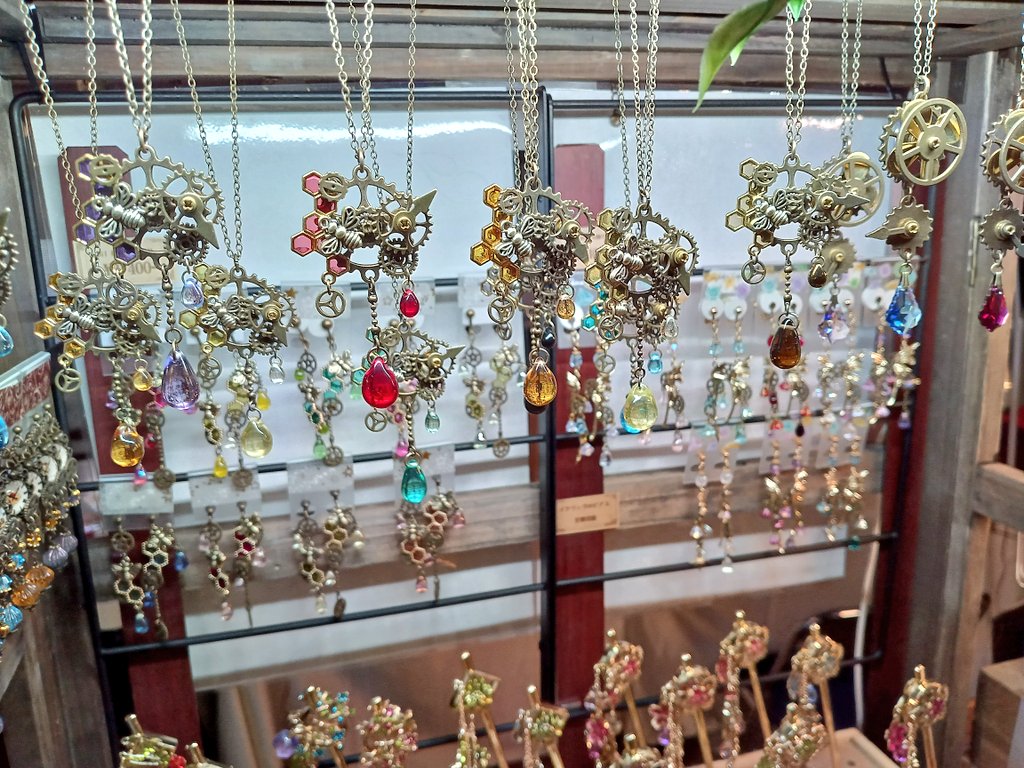 moridaku3x1's tweet photo. デザインフェスタ、2日目も折り返し！

東京ビッグサイト 西館4階 K-150,151
三日月ノ木 @crescent_tree
#デザフェス63 #我売り子_繋がらなくていいからうちの作家の作品を見てくれ https://t.co/5qB132zeoS
