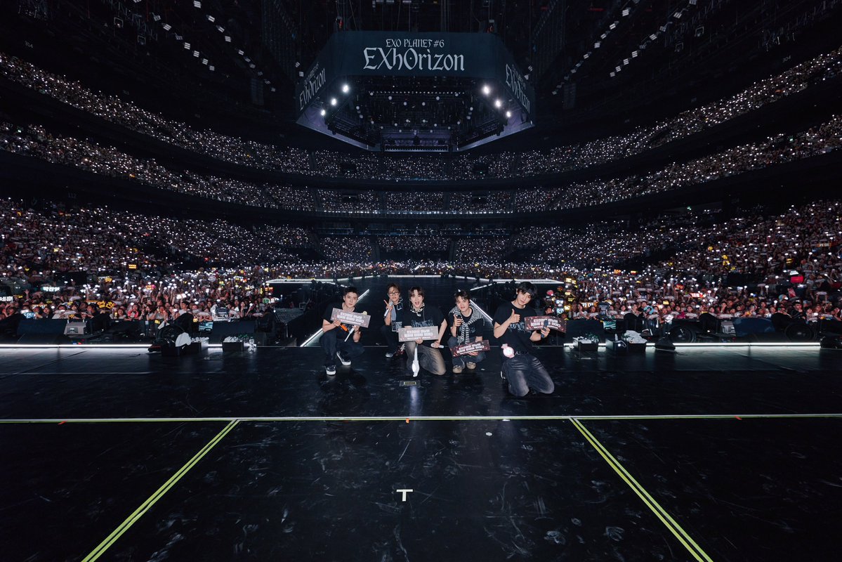 EXO tweet media