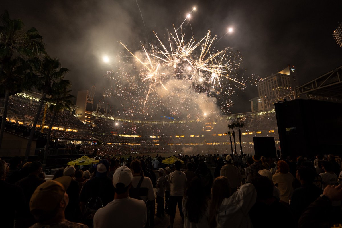 Petco Park tweet media