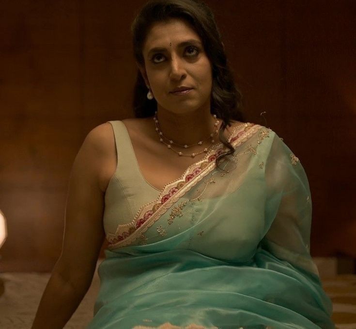 un_amma_purusan's tweet photo. Un Amma : enna paakura un meala enaku eppavum oru kannu theriyuma

Me: Enna aunty soldrega

Un Amma : ama da nee kulikum pothu un kunja pathu nan veral poduven theriyuma

Me:ada thevudiya en mella ivalo veriya

Un Amma: aama va un poola oombi un mella Evalo verila irukenu kaatren https://t.co/JHagAkzY54