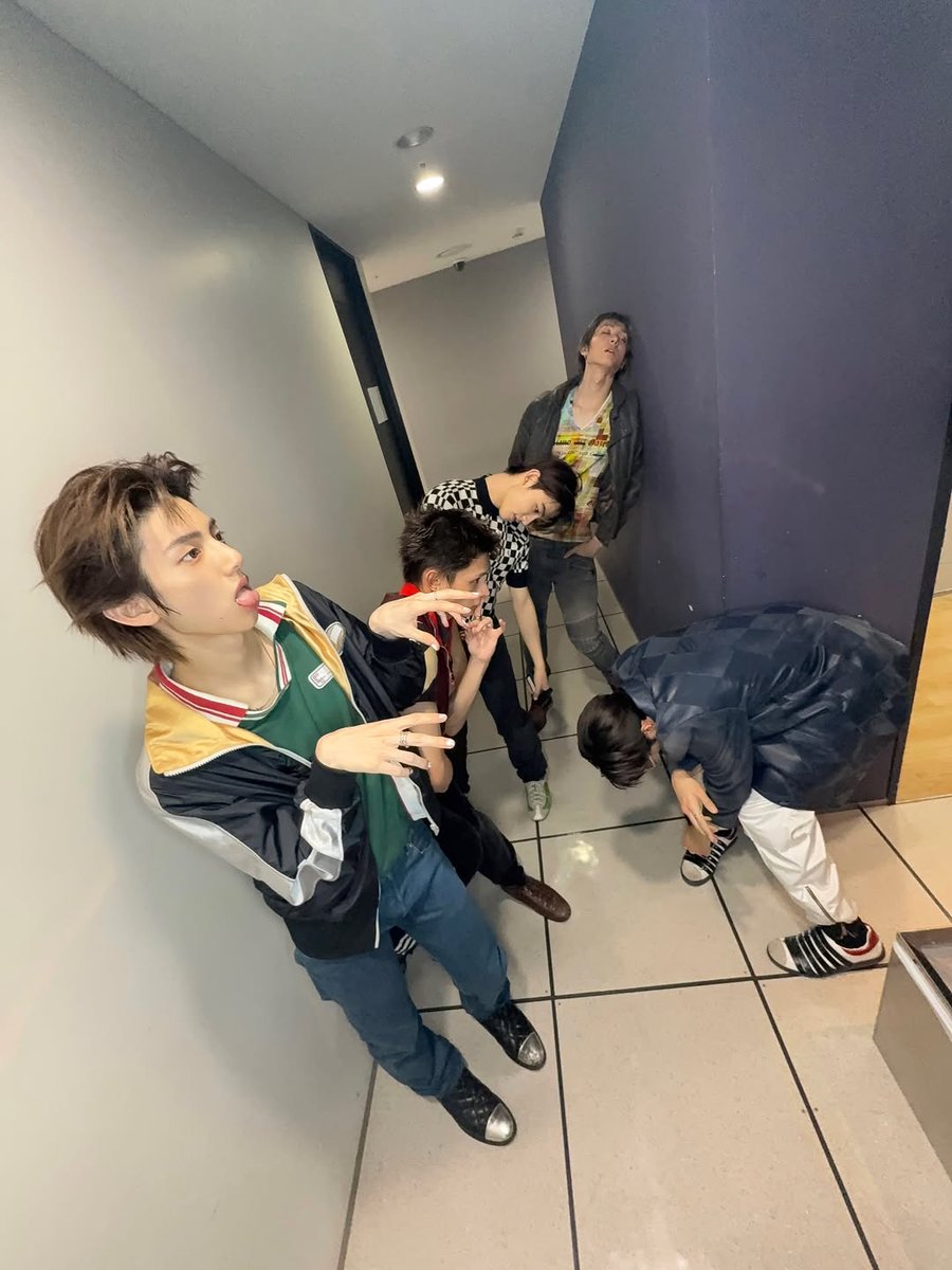 星星 tweet media