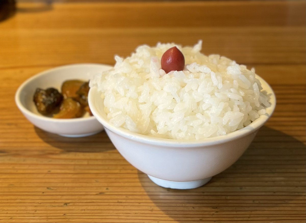 hamada4432's tweet photo. ★５つ【5月24日】

こだわり麺工房たご@中川区
☑にぼし中華そば（麺増量）＋味玉
☑小ライス

来週からの日曜出勤に備えての訪問
一番落ち着く煮干しです
本日も馬馬でごちそうさまでした！

2026年76杯目

#ラーメン　#煮干し　#たごビス https://t.co/Bfe4iFG8TT