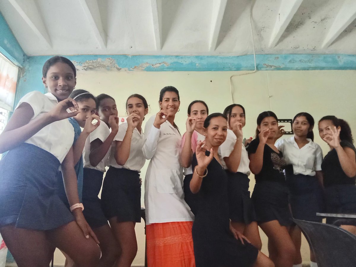 GeneralSagua's tweet photo. #ToleranciaCeroAlEmbarazoEnLaAdolescencia 
Seguimos en las entrevistas cara a cara con nuestras adolescentes de la ESBU Batalla de Sagua y también de La Plazuela, extendiendonos a otros centros para así llegar a más niñas y lograr nuestra meta. #SaguaEsSalud #VamosJuntosTanameños https://t.co/dVaRt3rGBt