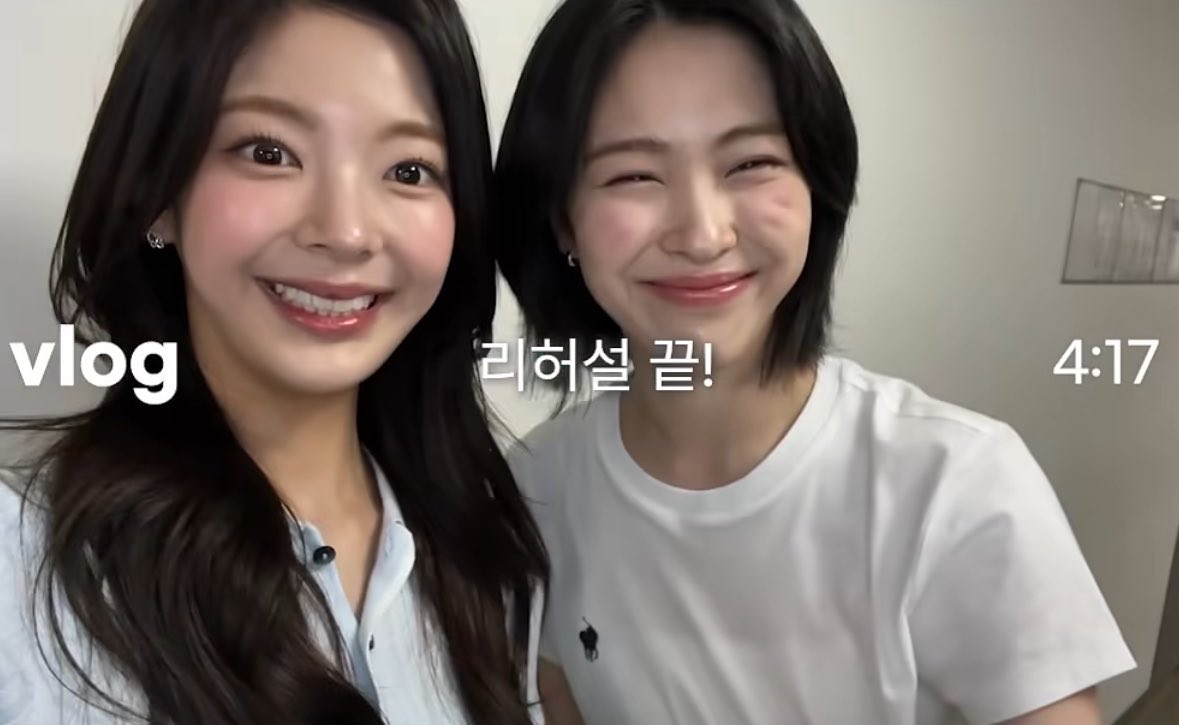 𝘊𝘶𝘳𝘳𝘺! ᶻ 𝗓 𐰁 motto!🐝|YEJI DAY🎂🖤 tweet media
