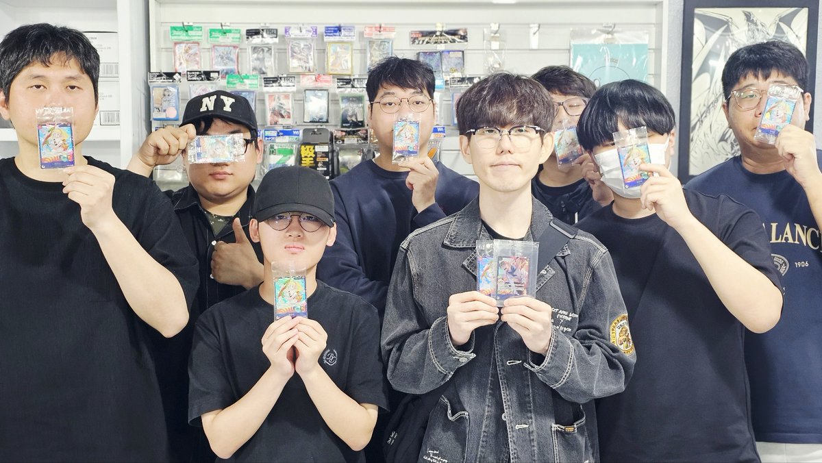FactoryTCG's tweet photo. [목포TCG팩토리] 

5월 23일 (토) 원피스 카드게임 플래그쉽 배틀 결과!

참가 인원 : 20인

TOP 8

1. 이*근님 (녹자 루피)

2. 김*태님 (청자 루피)

3. 송*환님 (녹 보니)

4. 서*인님 (황 에넬)

5. 김*훈님 (녹자 루피)

6. 김*우님 (녹자 루피)

7. 장*민님 (황 에넬)

8. 하*혁님 (흑 루치) https://t.co/frVYnFbhmq