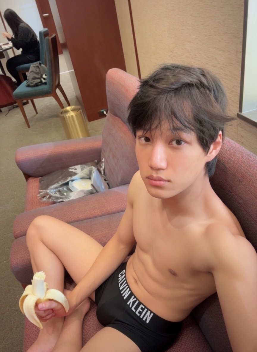 Fake kpop pics tweet media