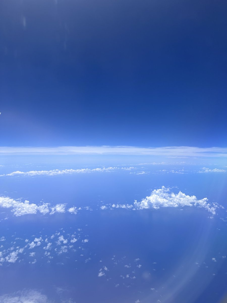 kishimoto23's tweet photo. 昨日お誕生日を迎えました。移動日でほぼ飛行機の中で過ごすお誕生日でしたがお祝いのメッセージ頂けた皆様ありがとうございました😃🙌
今年はありがたいことにお仕事で海外にいさせていただく機会が非常に増えました。
まだまだバリバリ身を粉にして頑張りますので💪🐎
どうぞ皆様、馬車馬のように使い倒して頂けますと幸いです‼️引き続きどうぞよろしくお願い申し上げます💪
