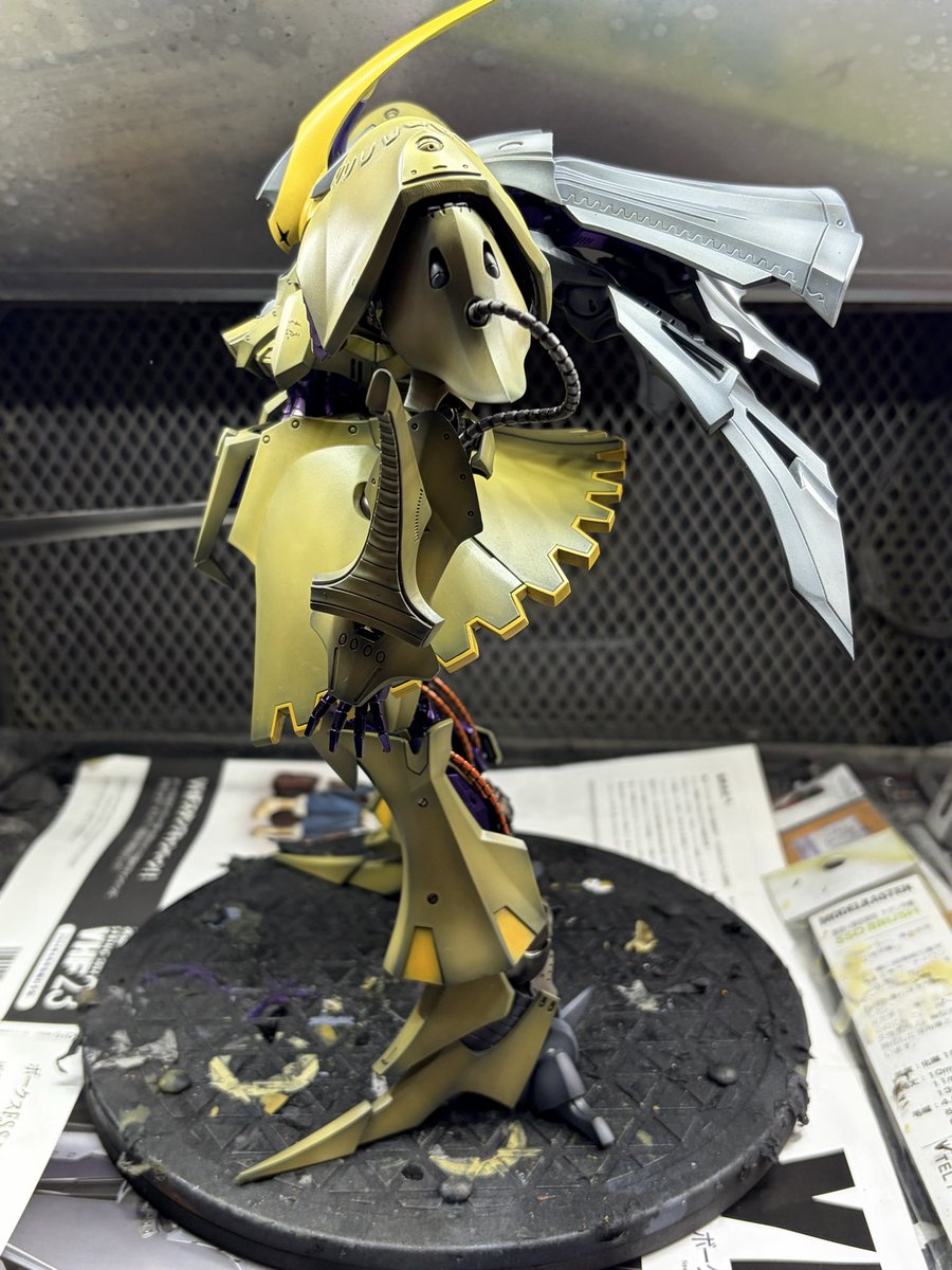 Zaberu's tweet photo. #はぐ組み
始めてから約半年…
ようやく完成しました。
1/00ヴァイオラ　クルマルスII
前のホネホネ状態から随分とデカくなりました。 https://t.co/Qw83v2jywL