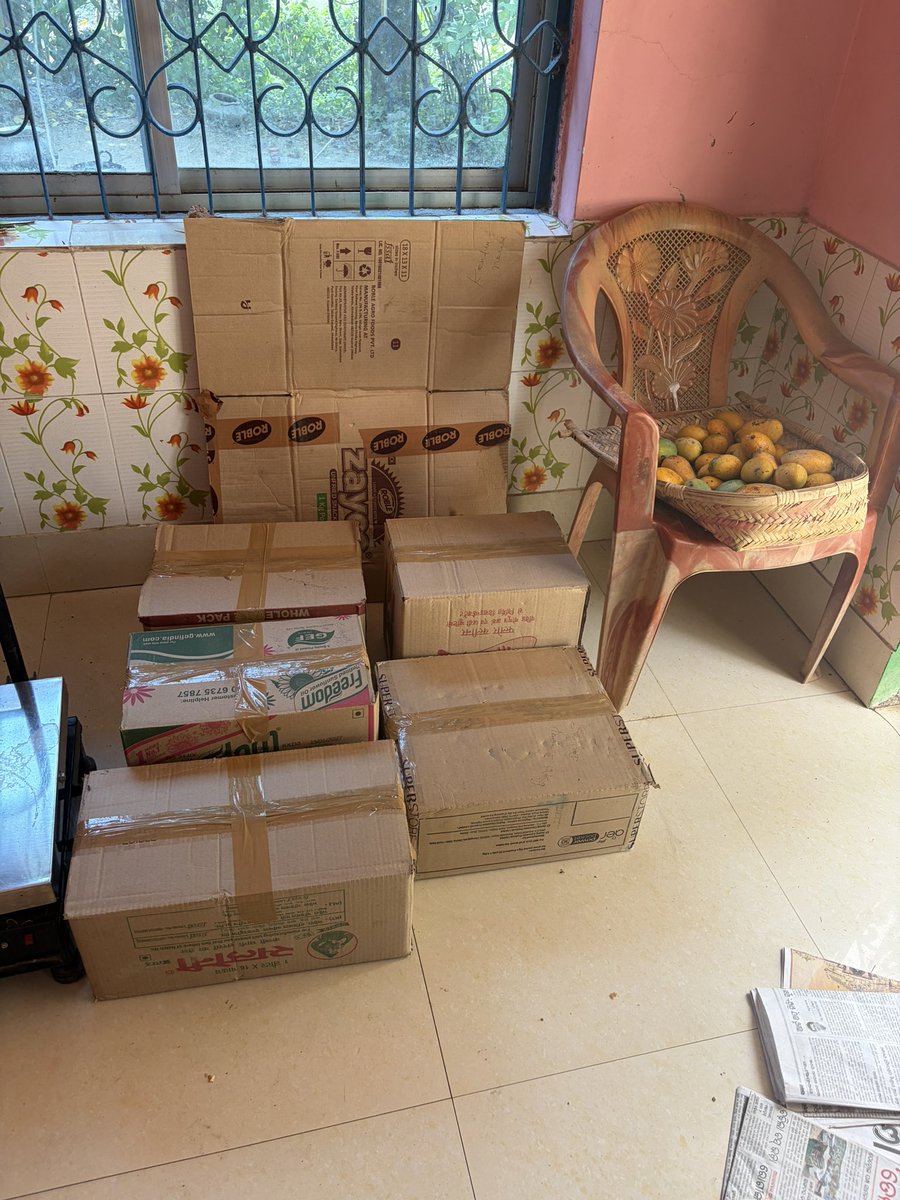 NayakSatya_SG's tweet photo. Why spend your weekend just scrolling when you can learn real shipping, packaging and unbreakable sales commitments.

Today we are loading 1 quintal of pure organic farmland mangoes straight to Cuttack and Bhubaneswar 🚛🥭

No carbide. No chemicals. Just pure Indian varieties bursting with that solid honey taste you keep craving.

Last week’s our farm post went viral and orders flooded in from every corner of Odisha. 

Even with logistical hurdles (we still can’t reach every district yet), the stretch from Bhadrak to Bhubaneswar is selling handsomely at solid prices.

People are re-ordering again and again and honestly, this energy is pure fire for me to invest and modernise our massive farm land.

All thanks to my trusty @Toyota_India that’s crushing these delivery challenges smoothly and making weekend drops possible.

Big shoutout to all the amazing X members spreading the word and helping our mangoes reach every corner of the Twin City. 

You guys are the real MVPs and I am just grateful for this assistance 🙏
