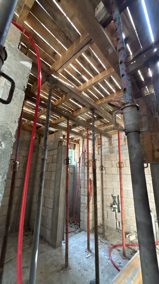 aldanasanchezmx's tweet photo. Ojalá la obra se quedara con esta luz filtrada #LaMaisonAnacleto #asîa #Construcción https://t.co/5U7FmHucQv