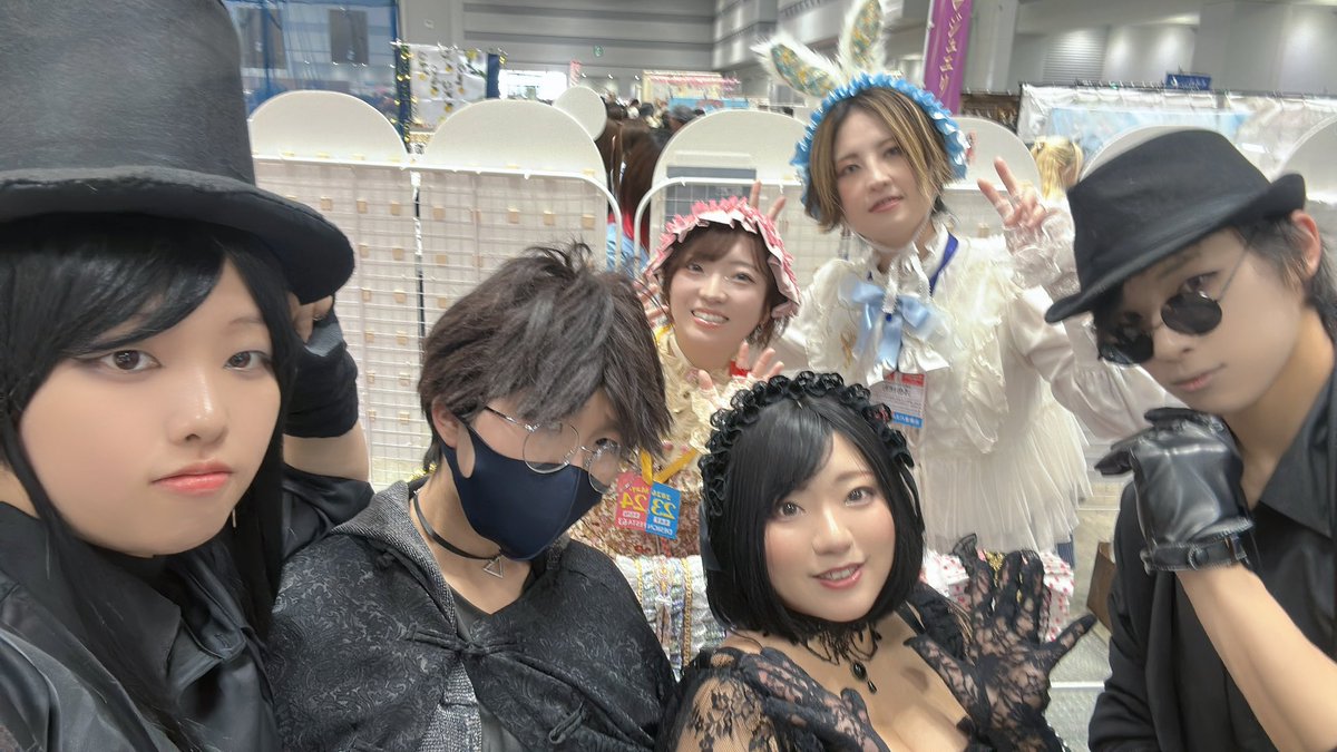 achamin0117's tweet photo. MOMOさん@dozesheep と会えたー♡♡
@HuyuuM 
かわちぃヘッドドレスはもうすぐ完売だよー！
いそげー！
 #デザフェス６３ https://t.co/CfMFwjcFoV
