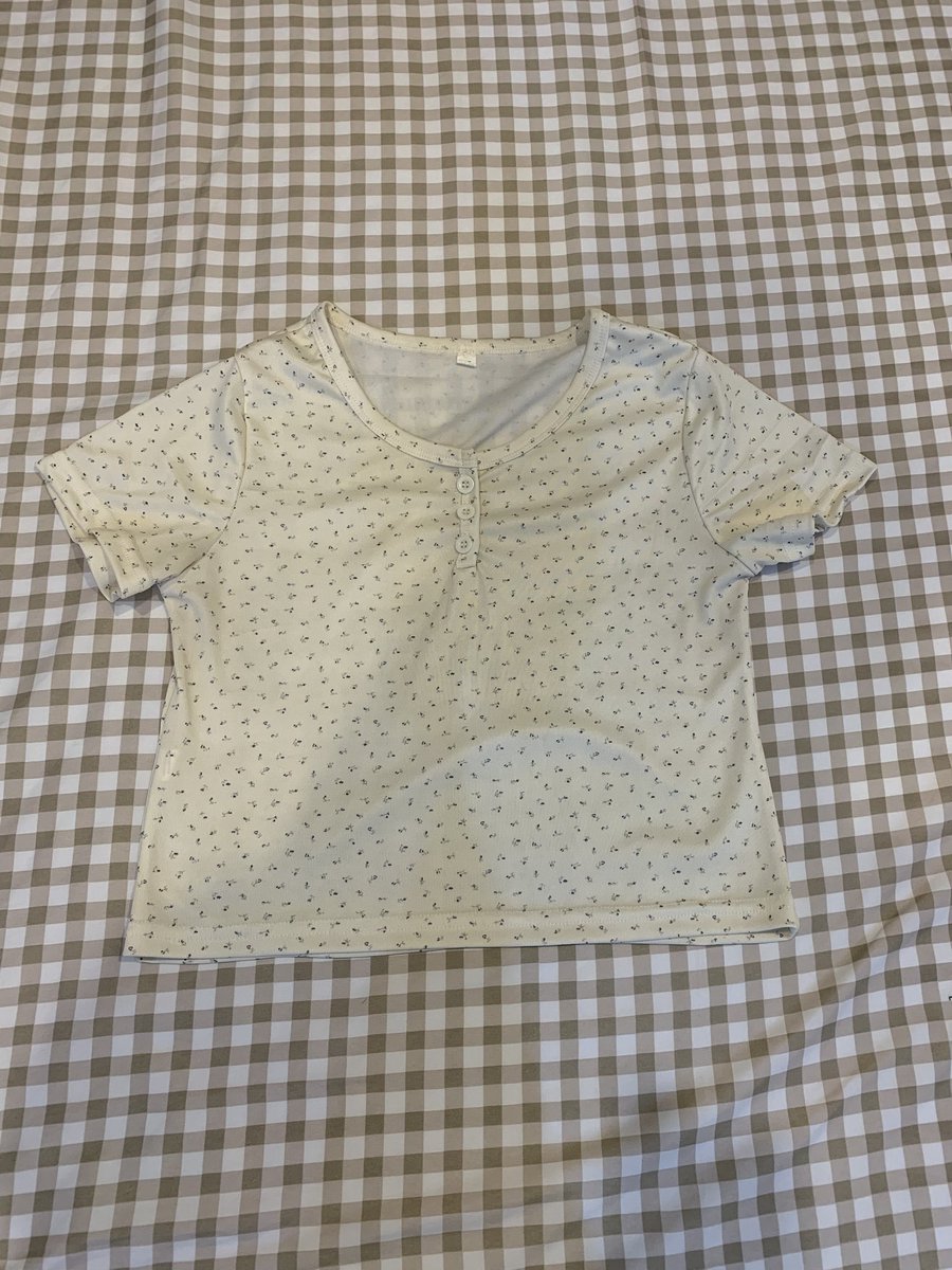 ditphew's tweet photo. ส่งต่อตัวละ45 เหมาหมด 120ส่งฟรี
#ส่งต่อcintage #ส่งต่อstylist 
#เสื้อผ้ามือสอง #โล๊ะตู้เสื้อผ้า #โล๊ะตู้ 
#ส่งต่อเสื้อผ้ามือ2 #ส่งต่อเสื้อผ้ามือสอง 
#ส่งต่อเสื้อผ้า #ส่งต่อcintageshop 
#ส่งต่อcintage #ส่งต่อเสื้อผ้าสาวอวบ https://t.co/I6D6ytmLO3